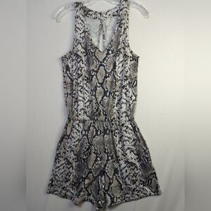Reoria Black‎ & White Snake Print Sleeveless Romper With Pockets Size Small